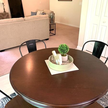 Enjoy This Amazing Home With Porch & Grill Near Dt Woodstock Habitación foto