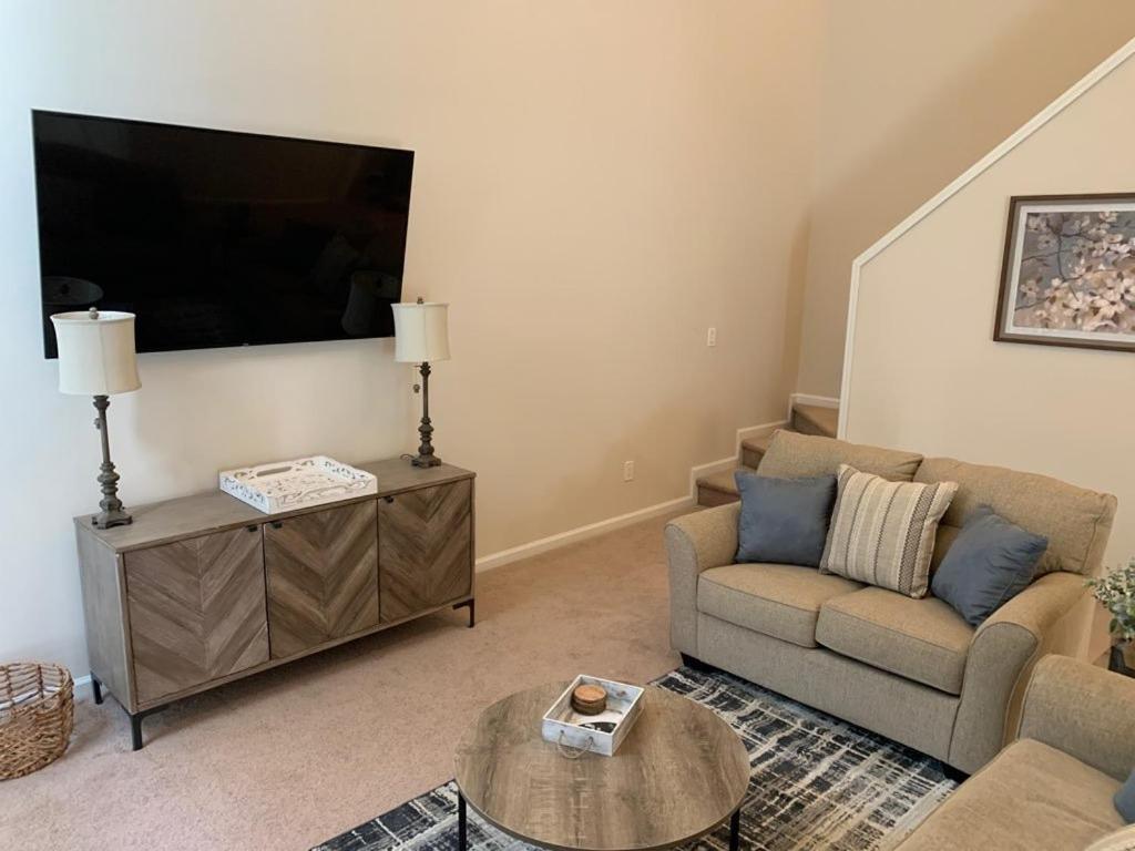 Enjoy This Amazing Home With Porch & Grill Near Dt Woodstock Habitación foto