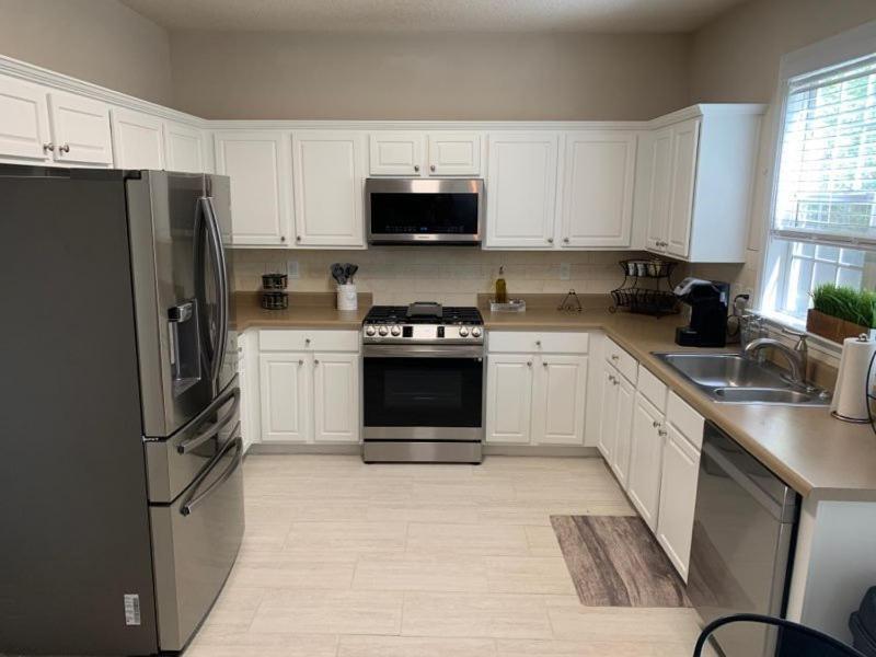 Enjoy This Amazing Home With Porch & Grill Near Dt Woodstock Habitación foto